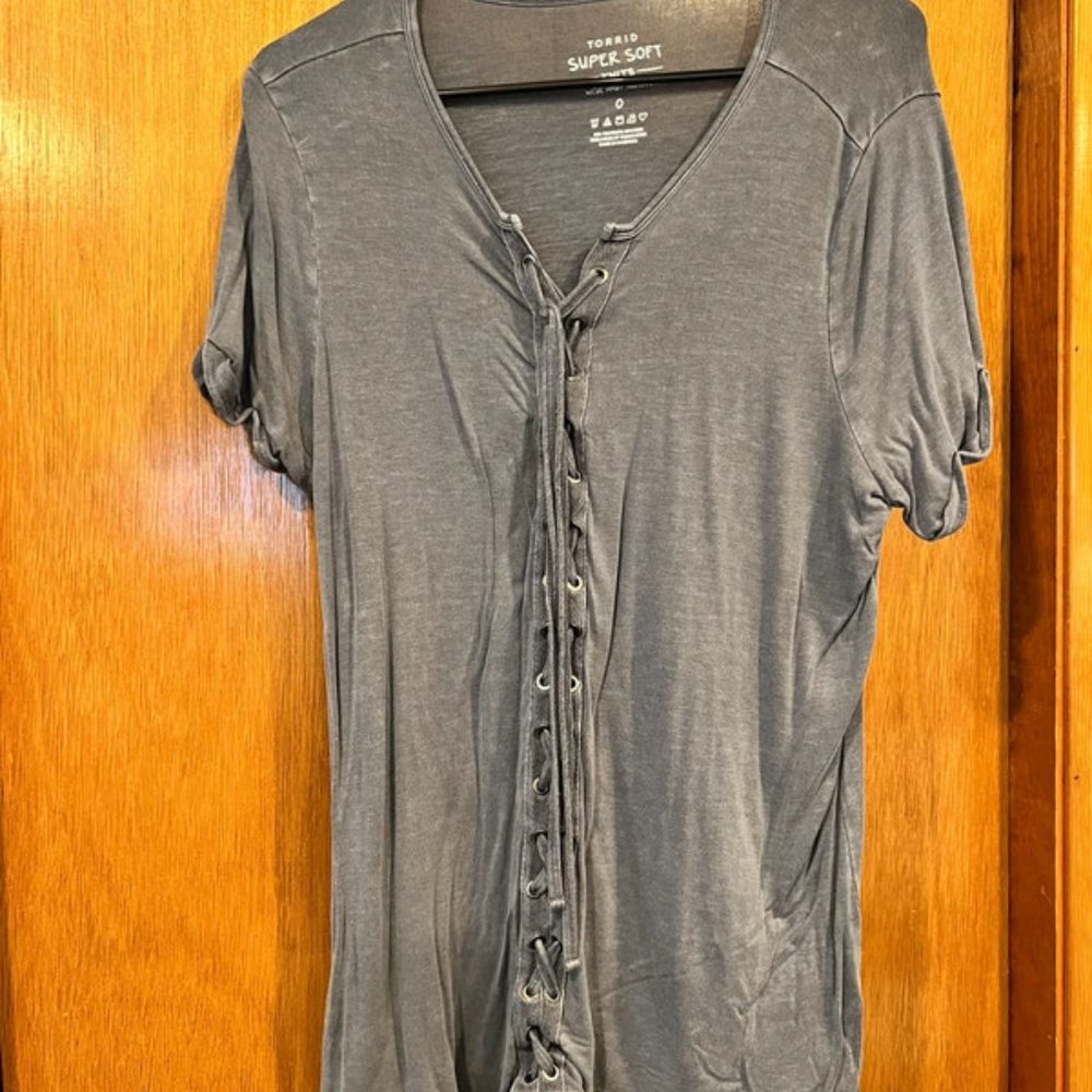 Torrid Super Soft Knits Lace-Up Tee Sz. 0/L